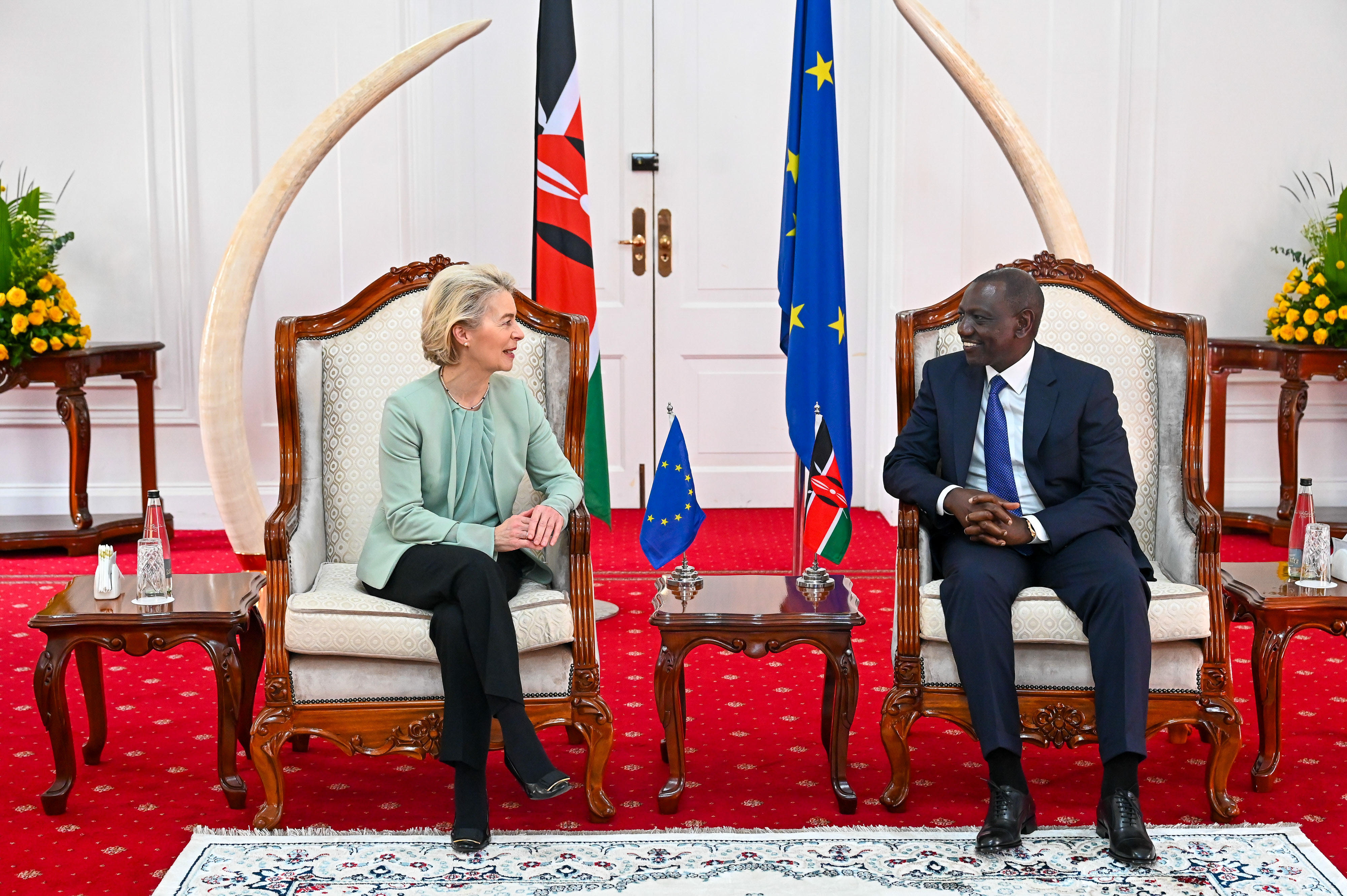 Die Präsidentin der Europäischen Kommission, Ursula von der Leyen, besuchte  Nairobi in Kenia, wo sie den kenianischen Präsidenten William Ruto traf. 