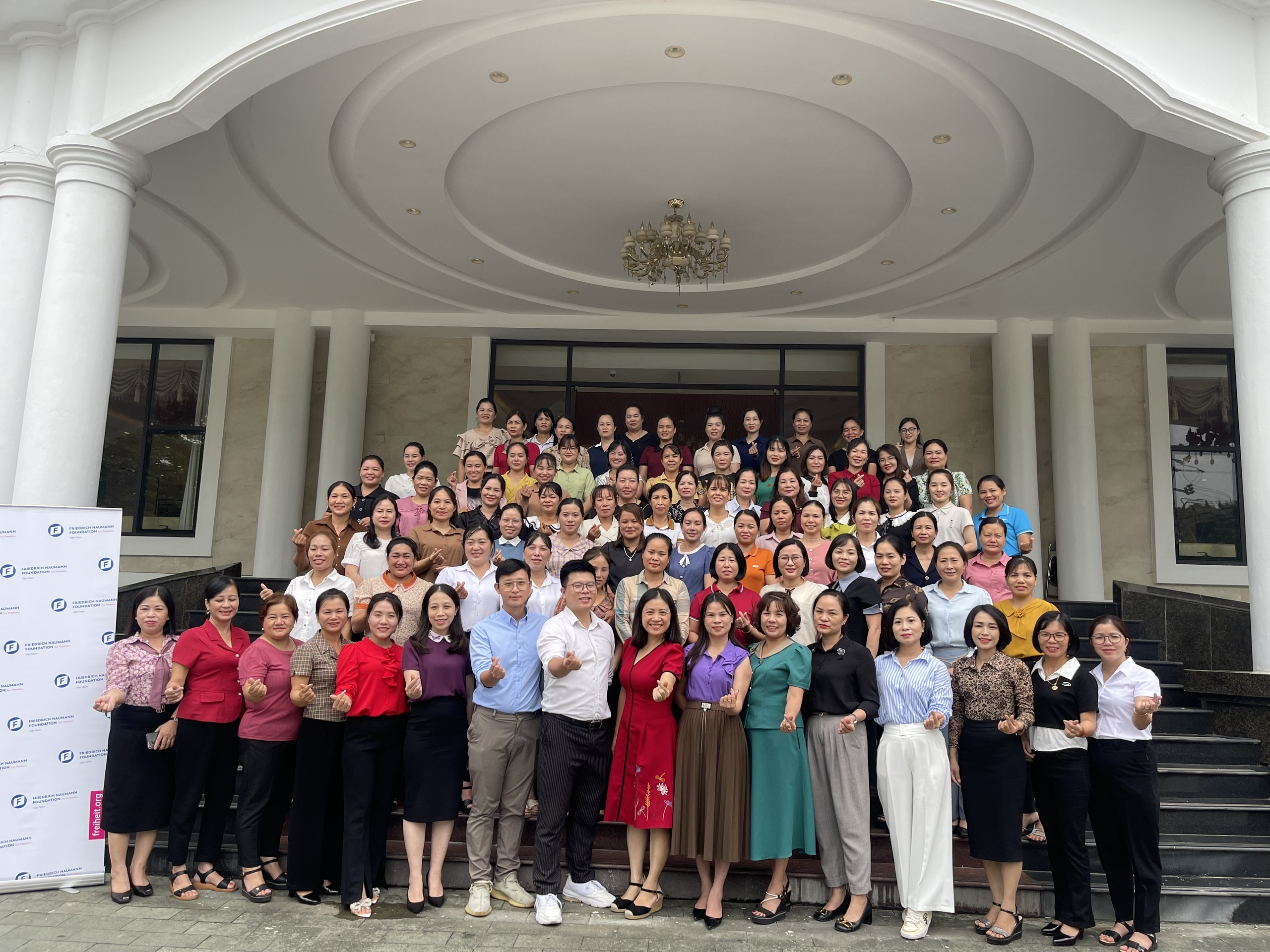 FNF Vietnam - Yen Bai Women Union - Training on AI tools