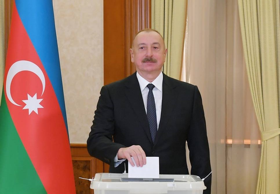 Aliyev casting ballot