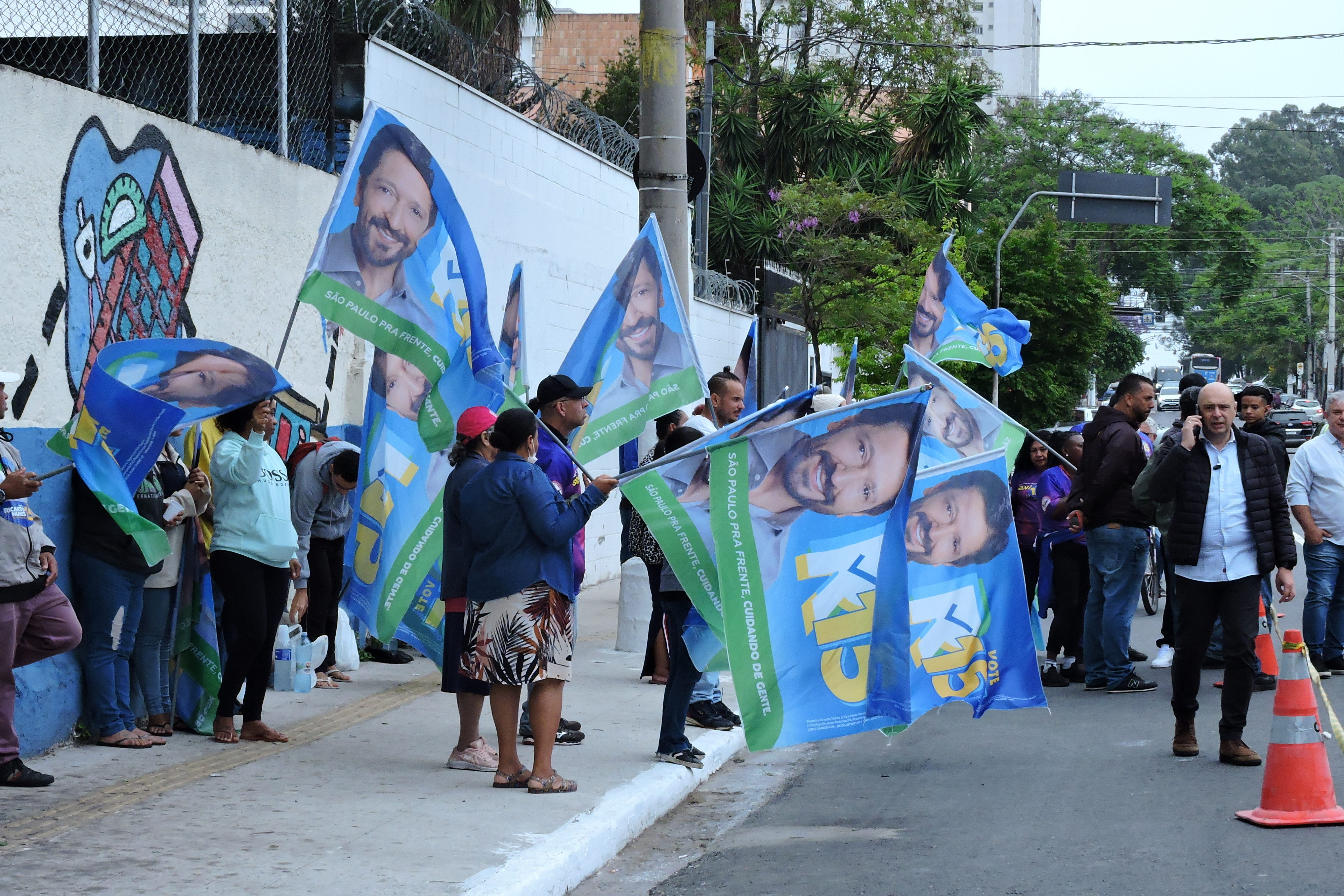 São Paulo, die bevölkerungsreichste Stadt und der wirtschaftliche Motor des Landes, war einer der am härtesten umkämpften Schauplätze bei diesen Kommunalwahlen. In der Stichwahl siegte der amtierenden Bürgermeister Ricardo Nunes