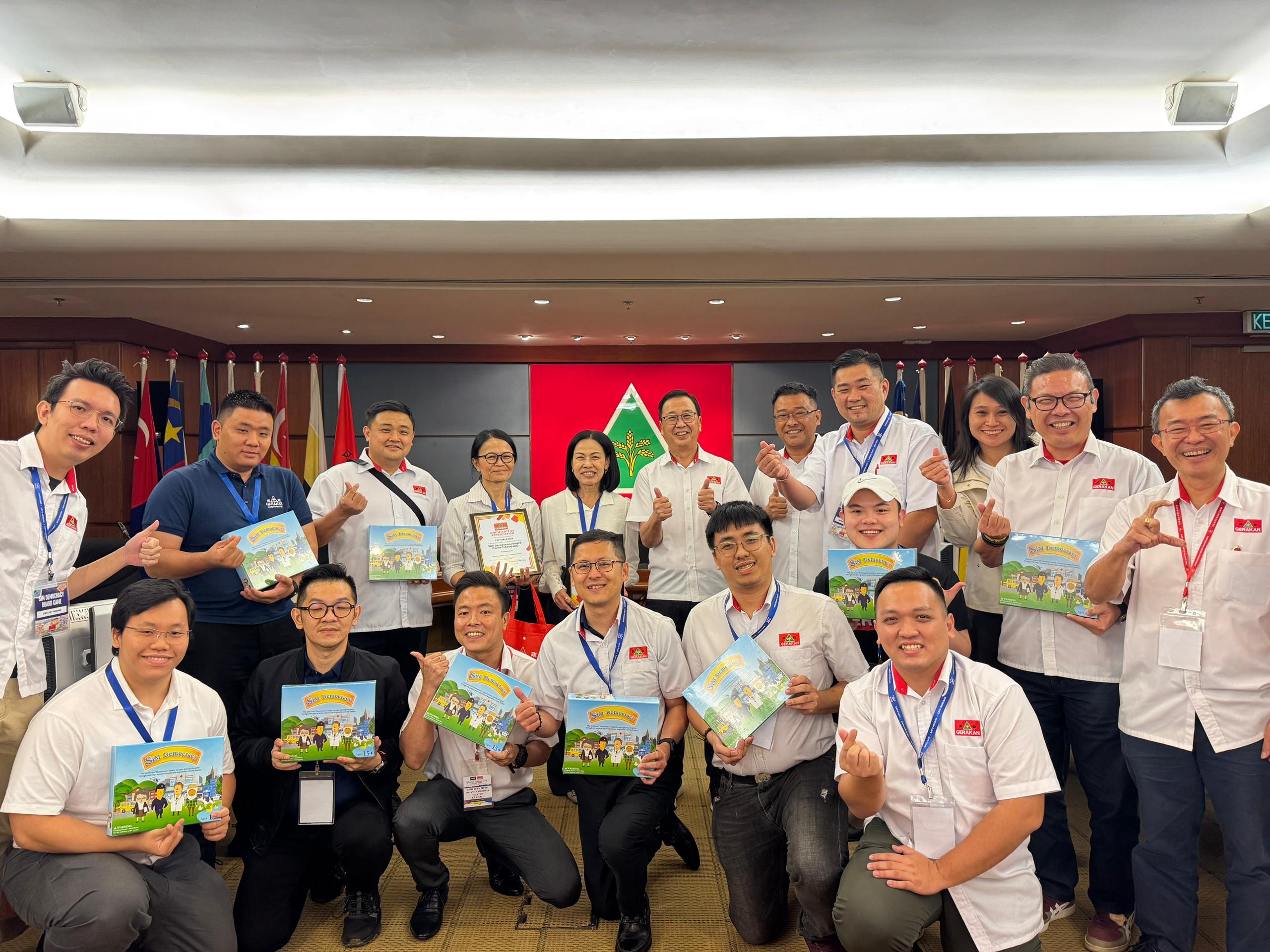 GERAKAN Party representatives with Program Managers from FNF Malaysia and FNF Thailand.