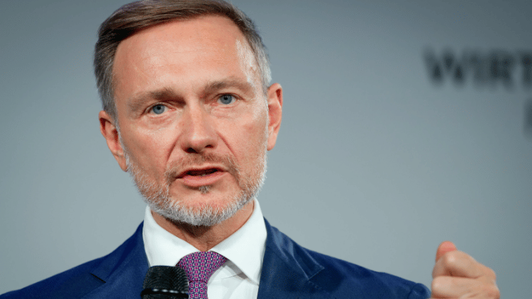 am vergangenen Freitag das 18-seitige interne Papier von Bundesfinanzminister Christian Lindner in die Öffentlichkeit durchsickerte. „Wirtschaftswende in Deutschland – Konzept für Wachstum und Generationengerechtigkeit“