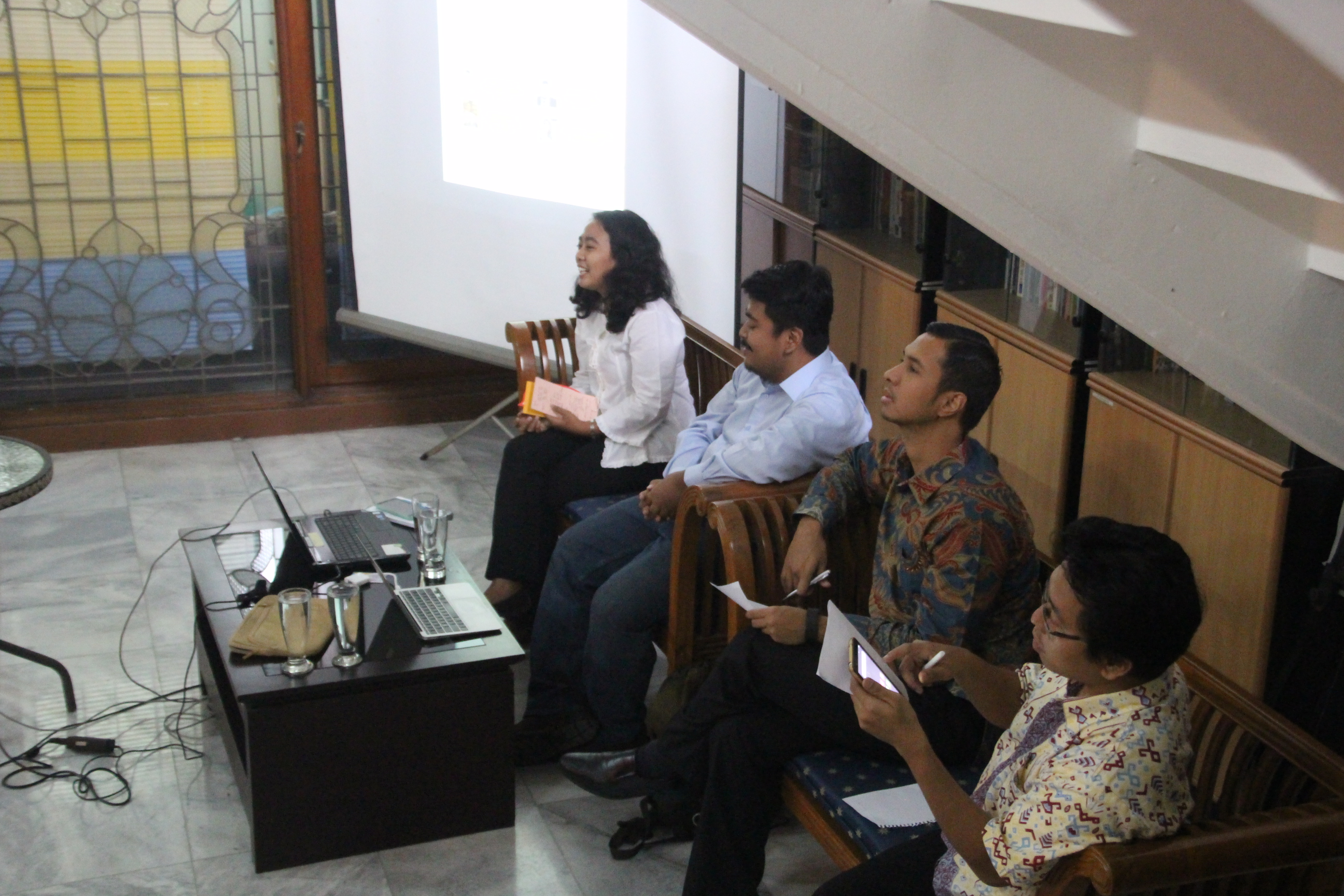 Replikasi IAF : Open Borders and Migration Policy in Indonesia