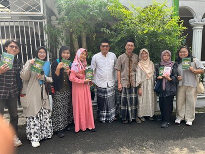 A visit and dialog between West Java student journalists and leaders of the Shia Muslim community, Ikatan Jamaah Ahlul Bait Indonesia (IJABI).