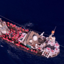 Das Rettungsschiff «Eleonore» fährt mit rund 100 Migranten an Bord auf dem Mittelmeer.