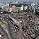 Dhaka, Bangladesch: Transportunternehmer streiken wegen der Erhöhung der Spritpreise. Auch Kollegen in Thailand und Indonesien organisierten Demonstrationen. 