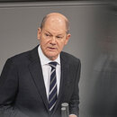 Bundeskanzler Olaf Scholz (SPD) gibt im Bundestag seine erste Regierungserklärung ab.