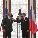 Der tschechische Premierminister Petr Fiala (rechts) und der Präsident des Europäischen Rates Charles Michel (links)