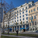 Aussenansicht vom Hotel Bayrischer Hof in München am Promenadeplatz. 