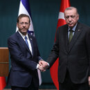 Der israelische Staatspräsident Isaac Herzog und der türkische Staatspräsident Recep Tayyip Erdogan