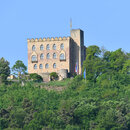 Blick auf das Hambacher Schloss auf dem Schlossberg