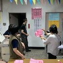 Öffnen von Wahlurnen in Taiwan