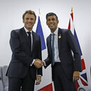 Der britische Premierminister Rishi Sunak und der französische Präsident Emmanuel Macron während eines bilateralen Treffens