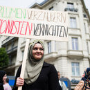 Antizionistischer Slogan auf Demonstration anlässlich des "Al-Kuds-Tag" in Berlin 2015