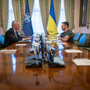 Der ukrainische Präsident Wolodymyr Zelensky und NATO-Generalsekretär Jens Stoltenberg