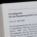 Seite aus dem Grundgesetz