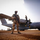 Ein Bundeswehrsoldat am Stützpunkt Niamey. 