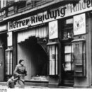 Brennende Synagoge, zerstörte Geschäfte, Demütigung jüdischer Deutscher  – vor 80 Jahren verstärkten die Nationalsozialisten den Terror gegen die Juden