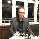 Bestsellerautor Volker Kutscher nach der Lesung in der stimmungsvollen Aula Schwerin
