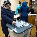 Wählerin stimmt bei Parlamentswahl in Moldau ab