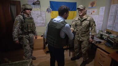 Der ukrainische Präsident Selensky in Luhansk 