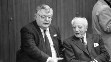 Torsten Wolfgramm und Walter Scheel am 10.1.1991 bei Sitzung der FDP-Bundestagsfraktion im Bundeshaus.