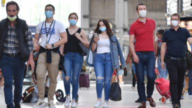 Maskenpflicht im oeffentlichen Personenverkehr. 