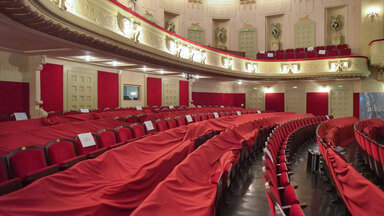 Abgedeckte Sitzplätze im Staatstheater Cottbus