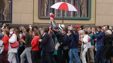 Demonstranten auf den Straßen von Minsk