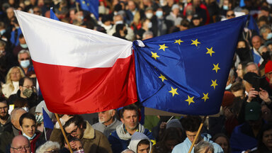 Tausende Bürgerinnen und Bürger demonstrierten bei den 'We're staying in EU' Protesten am 10. Oktober 2021.