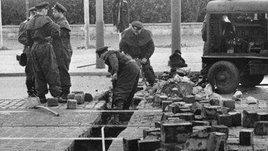 Bau der Berliner Mauer 