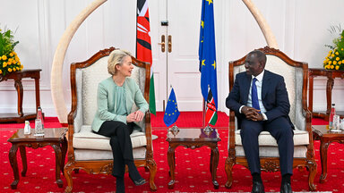 Die Präsidentin der Europäischen Kommission, Ursula von der Leyen, besuchte  Nairobi in Kenia, wo sie den kenianischen Präsidenten William Ruto traf. 