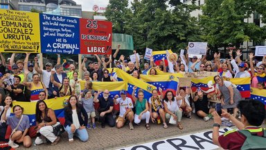 Around the world, people have protested against the regime in Venezuela, demanding recognition of the opposition's electoral victory. In Berlin, more than 500 demonstrators gathered in solidarity.