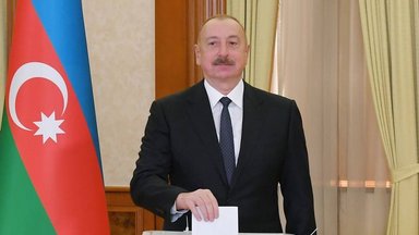 Aliyev casting ballot