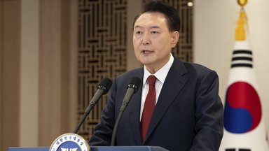 Der südkoreanische Präsident Yoon Suk Yeol spricht im Präsidialamt in Seoul, Südkorea