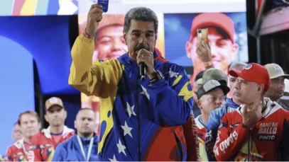  Maduro in front of his supporters in Venezuela 