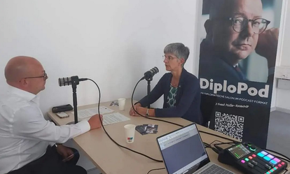 Birgit Lamm Projektleiterin der @fnfpakistan in Islamabad, gast in Diplopod podcast 